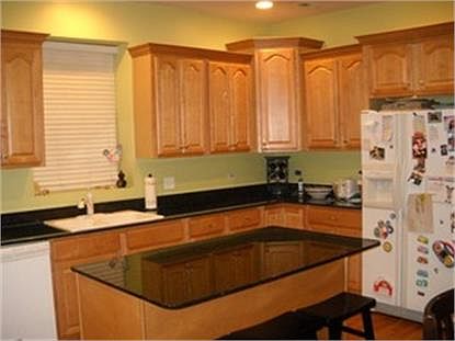 3rd image of 811 E Drexel Sq Unit 1