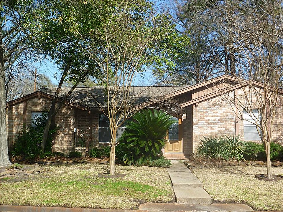 Beautiful corner lot - look at the trees!
