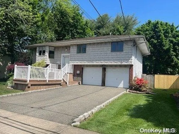 109 Albany Street, Deer Park, NY 11729