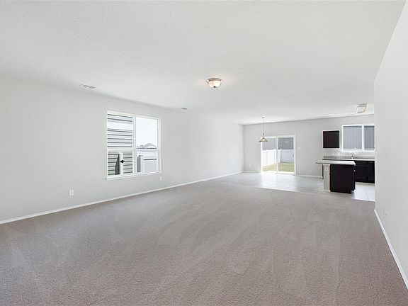 3rd image of 1604 Hinckley Ave