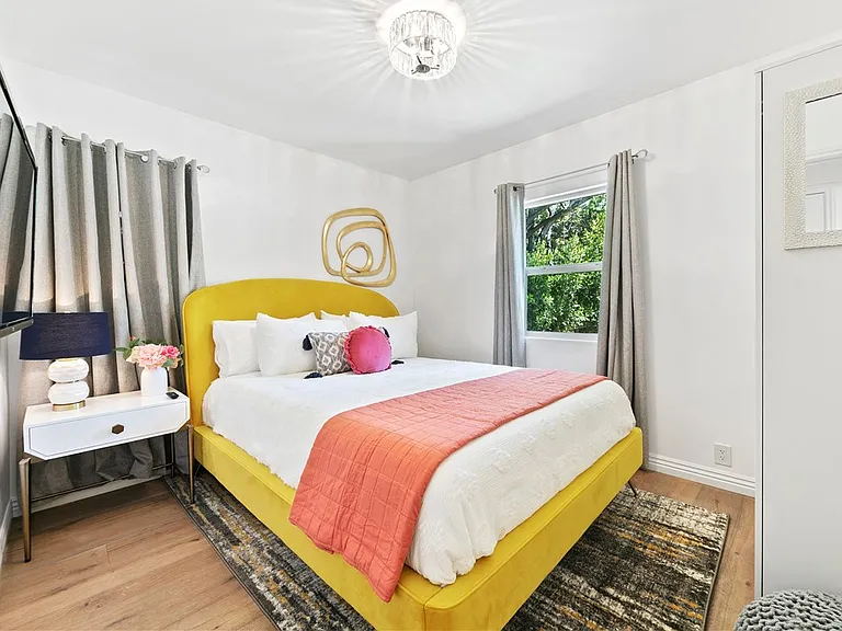 3763 Lankershim Blvd — Photo 15