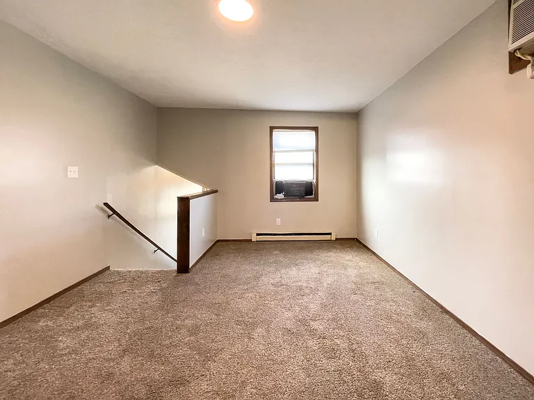 East Memorial Apartments — Photo 89