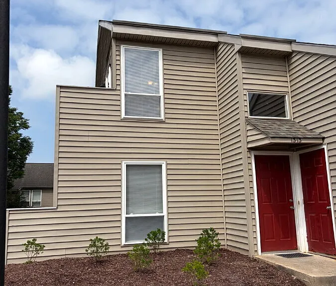 1313 Bradley Dr — Photo 1