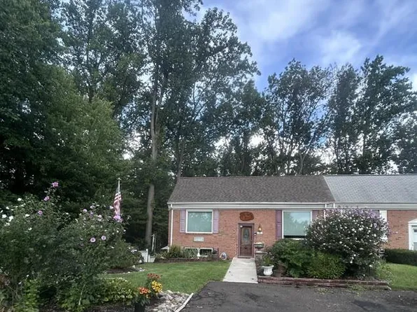 3000 Melina Ct, Bensalem, PA 19020
