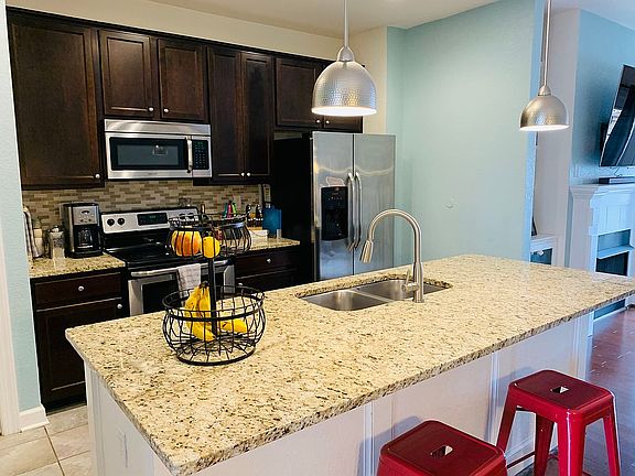3rd image of 440 Abelia Way
