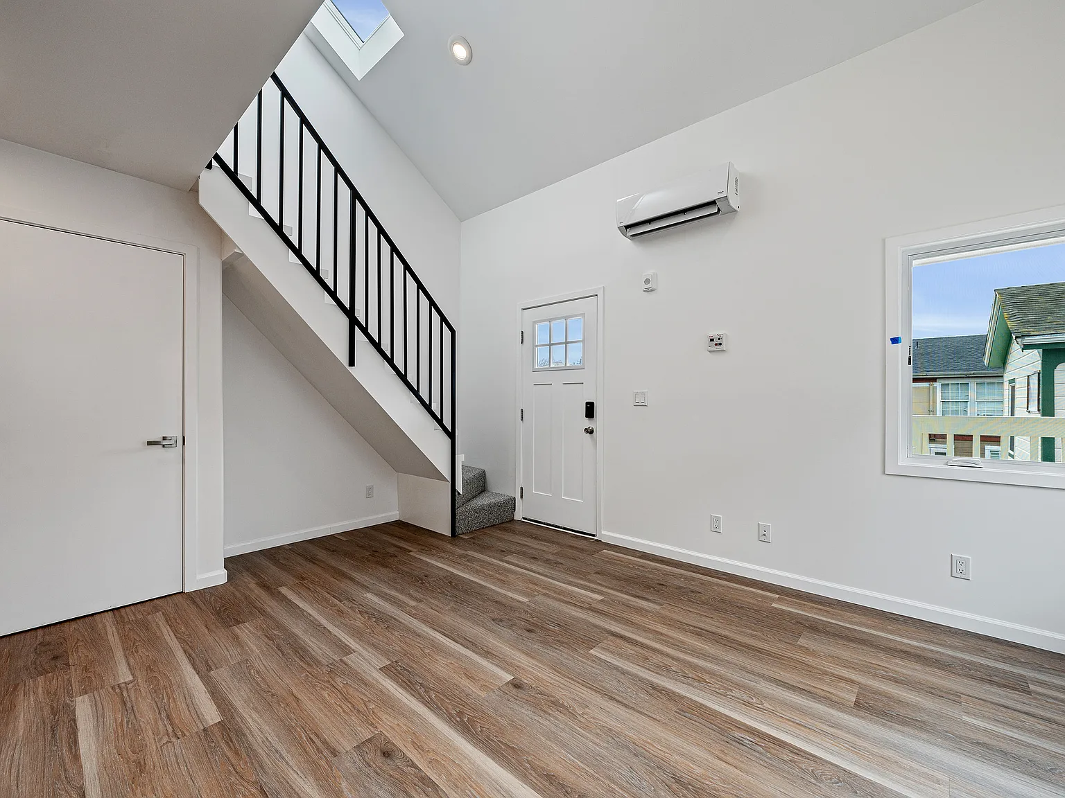 2 bed, $2,350 — Photo 4