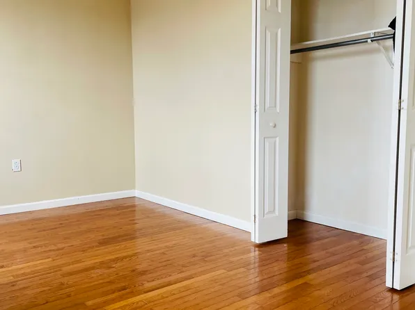 1520 Moore St APT 3F, Philadelphia, PA 19145