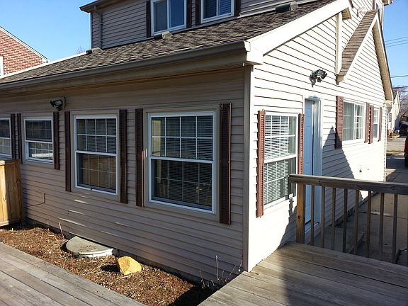 5th image of 22428 Maple St