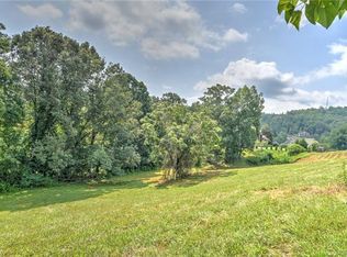 2 Magnolia Farms Dr #33, Asheville, NC 28806