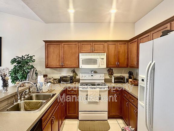 2nd image of 907 Chase Creek Cir