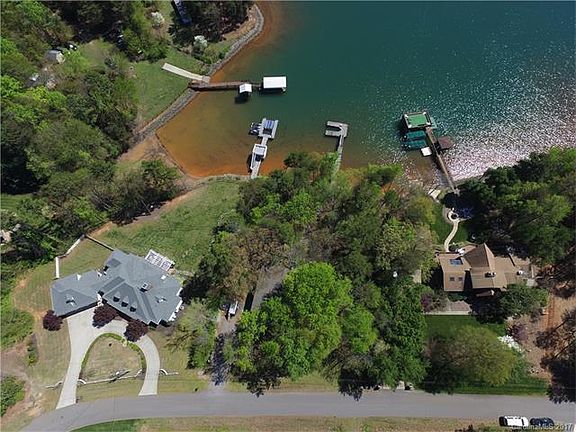 2nd image of 205 Sunstede Dr