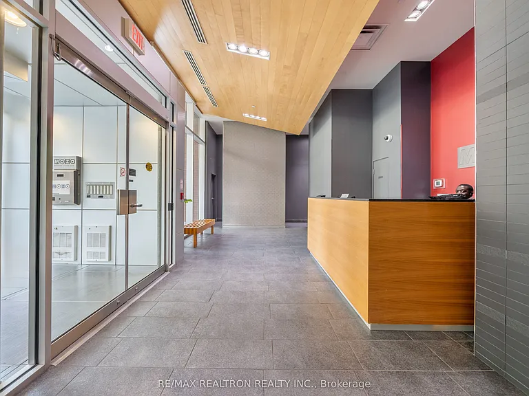 218 King St E #320 — Photo 29