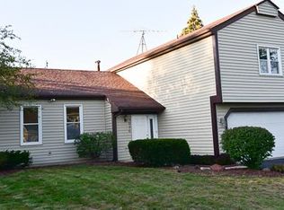 5056 Fox Ln, Gurnee, IL 60031