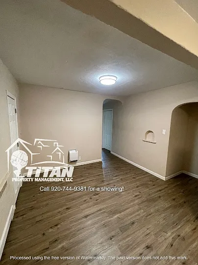 905 Stuart Street - D — Photo 2