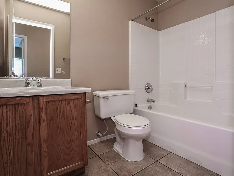 5516 Cloudy Glen St — Photo 15