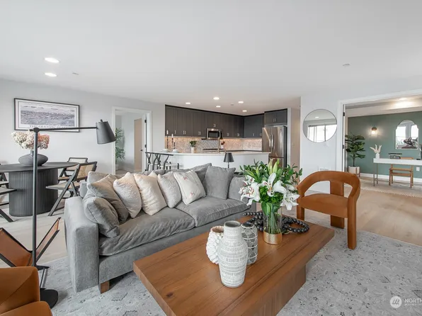 511 W Mercer Place #101, Seattle, WA 98119