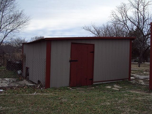 2nd image of 301 S Garrison St