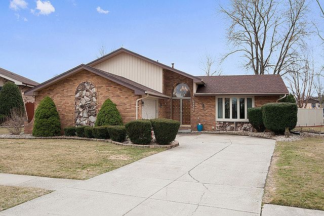 1st image of 12359 W Surrey Ln