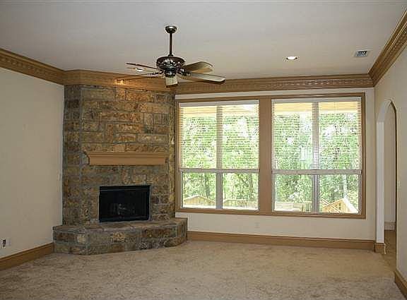5th image of 3963 Chapel Woods Blvd