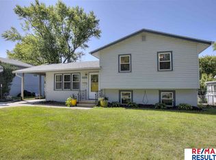 6705 Crown Point Ave, Omaha, NE 68104