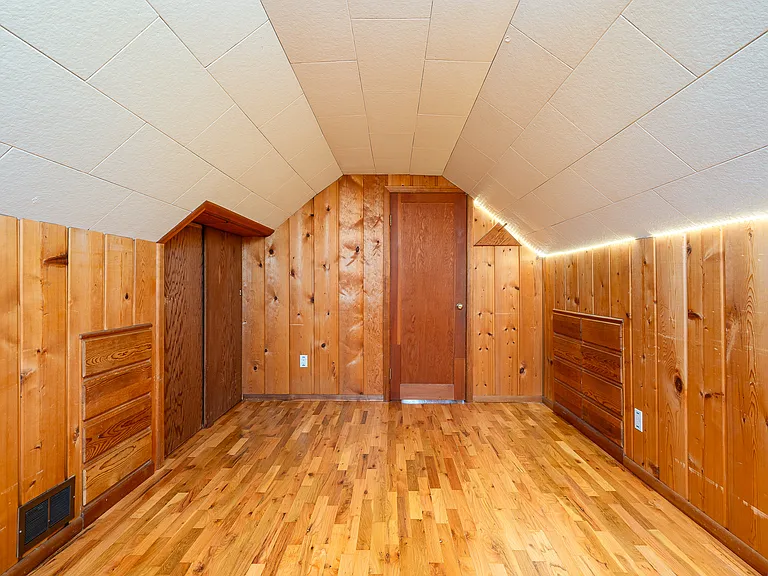 8922 SE Market St — Photo 19