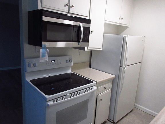 4th image of 2611 E Broadway APT 304