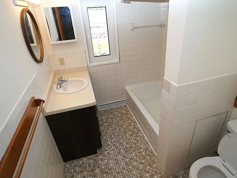 1518 Mendota St — Photo 12