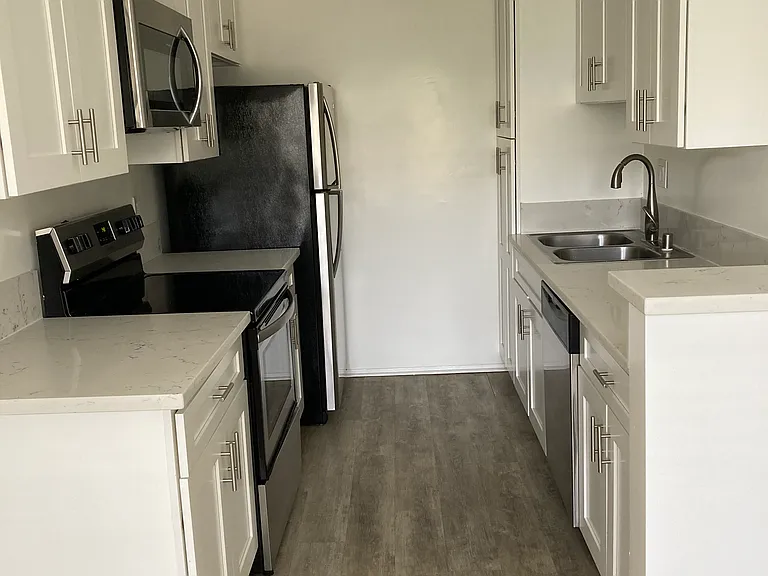 Unit 203 1 + 1