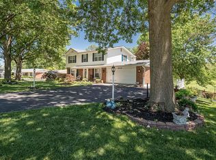 246 Pine Tree Ln, Ballwin, MO 63011