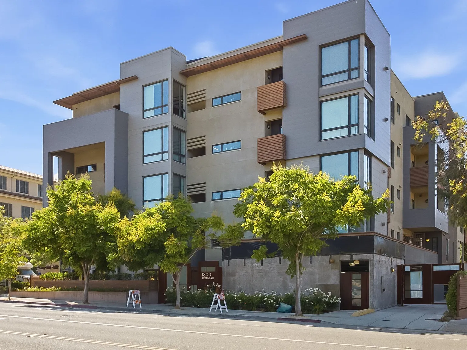 1 bed, 715 sqft, $3,400 — Photo 1