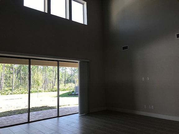 4th image of 517 Los Alamos St
