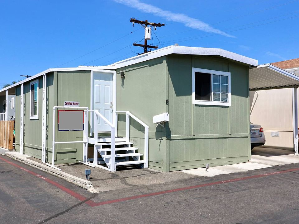 1st image of 9 Jamaica Ln #9