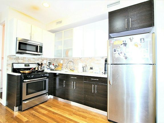 3rd image of 872 Greene Ave APT 1