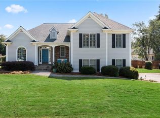 6 Hampton Ln, Cartersville, GA 30120