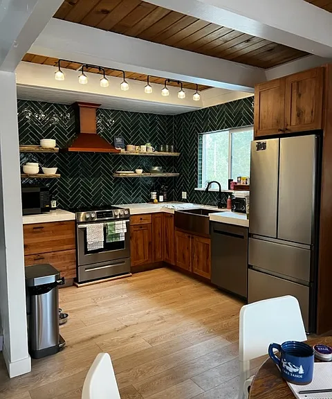 1053 Onnontioga St — Photo 2