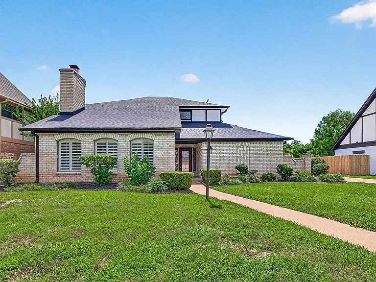 4003 W Valley Dr — Photo 2