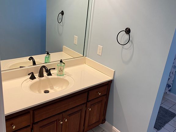 Upstairs bathroom 
