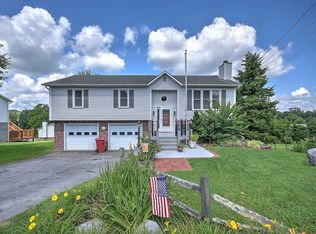 611 Steeplechase Dr, Johnson City, TN 37601