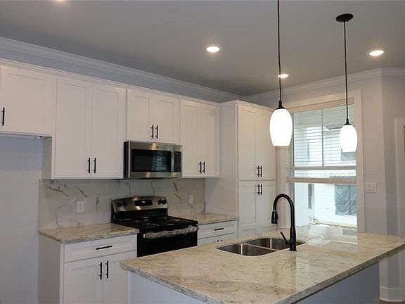 3rd image of 1415 Ailin Dr