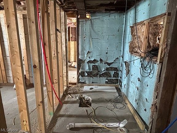 5th image of 16310 Madison Rd