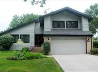 1610 W Waverly Ct, Arlington Heights, IL 60004