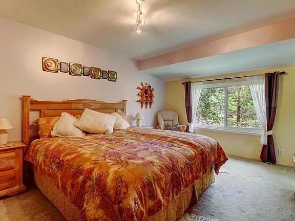 5th image of 3850 Crescent Dr #B