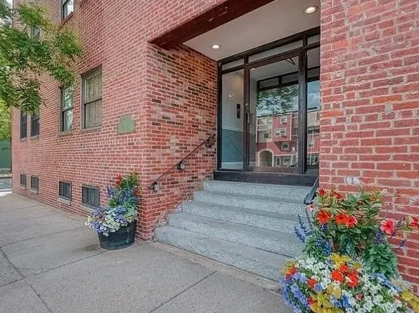 3 Essex St #10, Charlestown, MA 02129