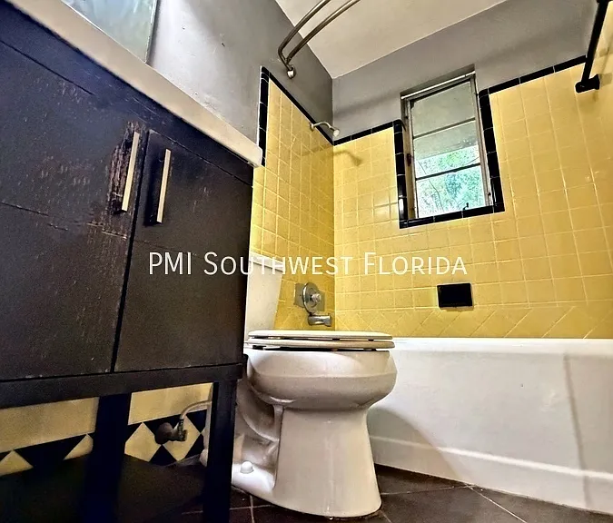 566 S Pelican Dr — Photo 14