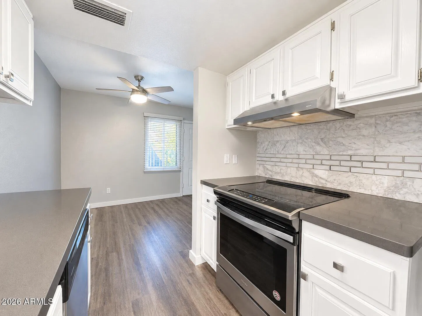 2 bed, 1.0 bath, 904 sqft, $1,795 — Photo 4