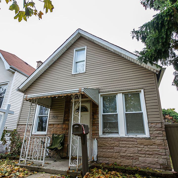 1st image of 3211 S 50th Ave