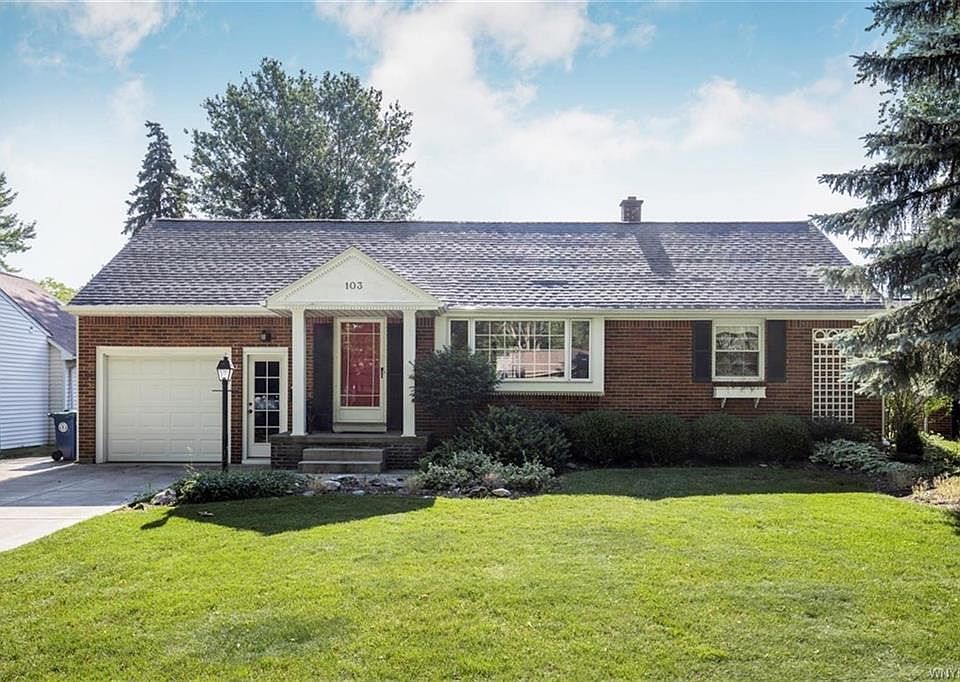 1st image of 103 Parkwood Dr