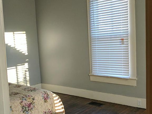 2nd image of 1708 Glenn Ave