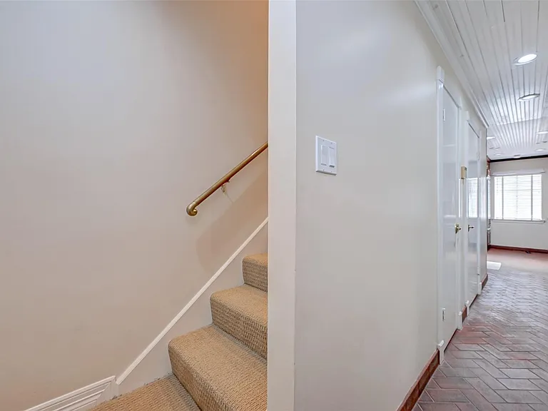 6329 Del Monte Dr #100 — Photo 27