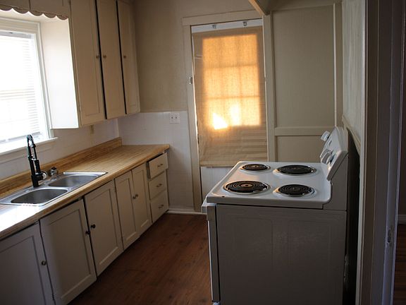 2nd image of 506 E Municipal Dr